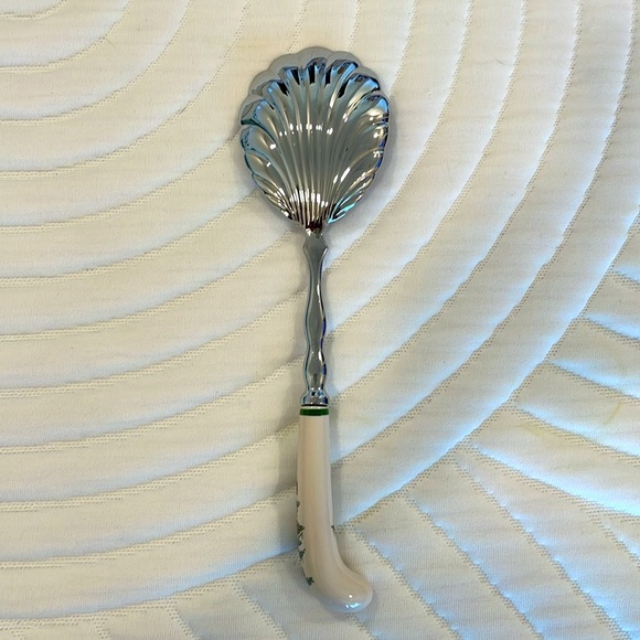 Spode Christmas Tree Shell Spoon - Picture 4 of 5